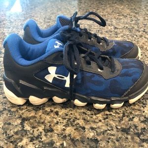 Under Armour tennis shoes size 1Y